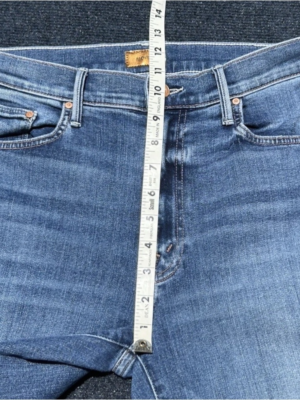 MOTHER The Insider Crop Step Chew Distressed Jeans in Dancing on Coals Size 30 - Picture 10 of 16